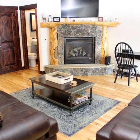 Pinecreek #E - 3 Bedroom - Pool And Hot Tub Access - Close To Town - Shuttle To Slopes Брекенридж Экстерьер фото