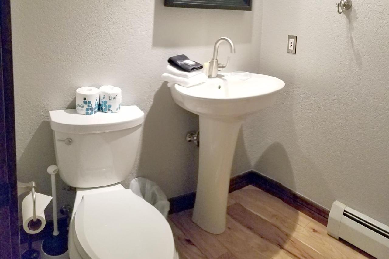Pinecreek #E - 3 Bedroom - Pool And Hot Tub Access - Close To Town - Shuttle To Slopes Брекенридж Экстерьер фото