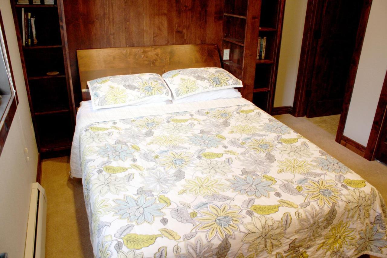 Pinecreek #E - 3 Bedroom - Pool And Hot Tub Access - Close To Town - Shuttle To Slopes Брекенридж Экстерьер фото